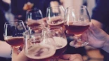 ¿Por qué gusta tanto la cerveza si al principio la odiamos por su sabor amargo? Porque es un gusto aprendido