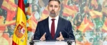 Abascal cumple con su tradición y recurre al racismo para despedir el año: "Una auténtica invasión"