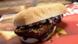 Demanda alega que el popular sándwich McRib de McDonald’s no contiene carne de costilla
