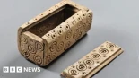 Hallan una caja romana 'extraordinaria' hecha de hueso (ENG)