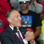 “Feliz Año Nuevo a los iraníes y a los agentes del Mossad que los acompañan”, dice Mike Pompeo en una publicación en X [EN]