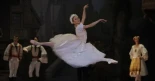 'Coppélia' en el Teatro de la Maestranza de Sevilla: la eterna belleza de la danza