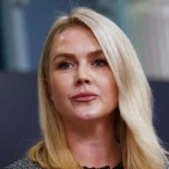 La jefa de prensa de la Casa Blanca pierde los papeles al ser preguntada por el asesinato de Renee Good a manos del ICE: "Eres un activista, no deberías estar sentado aquí"