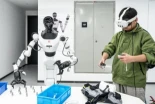 En China ya hay trabajadores que entrenan robots humanoides a la vieja usanza: repitiendo tareas hasta el aburrimiento
