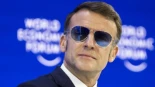 Macron, con gafas de sol, pide a la UE no tener miedo a usar el mecanismo anticoerción europeo