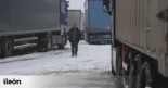 "Secuestros del miedo": Los transportistas leoneses critican los embolsamientos de cientos de camiones por la nieve