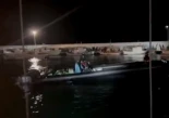 El narco se refugia por primera vez en el puerto de Caleta de Vélez: los tripulantes saludan a la Guardia Civil mientras los graban