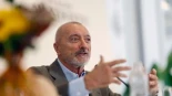 Pérez-Reverte pospone el ciclo sobre la Guerra Civil tras la baja de varios participantes