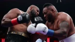 El boxeador Jarrell Miller perdió su bisoñé después de recibir dos puñetazos de su oponente de peso pesado Kingsley Ibeh