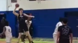 Nadie frena al niño gigante que ya mide 2,31 m. con 15 años: 46 puntos y 19 rebotes de Jeremy Gohier