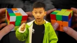 Nuevos récords del mundo de Rubik 3x3x3: Yiheng Wang (de 8 años), mejor promedio, 3,84 s y Xuanyi Geng (7 años), cubo más rápido, 3,05