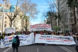 Una histórica huelga educativa desborda las calles de Catalunya