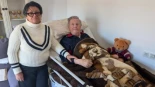 “Lo mandan a una residencia y a mí a compartir piso”: desahuciados en Roquetas con cáncer y Alzheimer