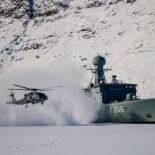 Ejército danés evacua por emergencia médica a un militar de un submarino de EEUU frente a Groenlandia