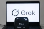 La surrealista respuesta de Grok cuando le preguntan por un ataque aéreo en Irán: “Es de Valencia, España, durante las Fallas 2026”