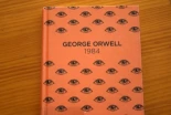 La provincia de Alberta en Canadá retira ‘1984’ y ‘El cuento de la criada’ de las escuelas