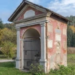La Prunner Kreuz. La capilla donde descansan los legionarios de Roma