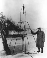 Hoy hace 100 años que Robert Goddard lanzó el primer cohete de propelentes líquidos de la historia