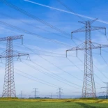 En España no falta electricidad, pero empieza a escasear la infraestructura para conectarla