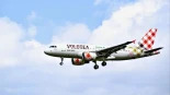 Volotea cancela vuelos hasta finales de abril por el coste del combustible