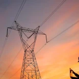 Guerra de tarifas eléctricas: contratar la luz es ahora hasta un 13% más barato pese a la guerra con Irán