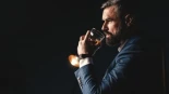 Calvados: así es la bebida de moda entre los de 30 y 60 años y estos sus efectos en el cuerpo