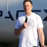 Elon Musk vuelve a arremeter contra Sánchez y le acusa «de alta traición» por la regularización de inmigrantes
