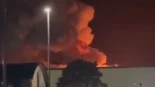 Se ha declarado un gran incendio en la base aérea de RAF Fairford en Gloucestershire, con varios equipos de bomberos trabajando en el lugar. [eng]