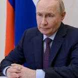 Putin pide elecciones "limpias y transparentes" en Rusia mientras aumenta el acoso a la oposición