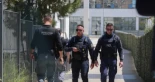 Un jubilado abrió fuego en una oficina pública y un tribunal de Atenas: dejó varios heridos y está prófugo