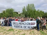Salvar Hortaleza lleva miles de firmas al Ayuntamiento de Madrid para que no destruya la centenaria Huerta de Mena