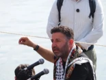 Un tribunal israelí extiende hasta el martes la detención del activista español de la Flotilla y su compañero brasileño
