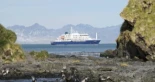 La naviera propietaria del crucero en el que han muerto tres personas por hantavirus estudia desembarcar a los pasajeros en Canarias