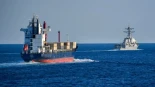 Primeros buques transitan por el estrecho de Ormuz bajo el nuevo plan de protección de EE. UU.(ENG)