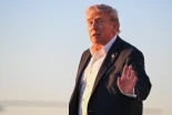 Trump es criticado duramente por no entender las reglas del UNO en un nuevo meme sobre inteligencia artificial: “Tengo todas las cartas”