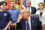 Trump describe horrores de la guerra de Irán en una Oficina Oval llena de niños: “Justo entre los ojos”