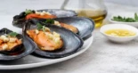 Del mar a la mesa: las microfibras son los microplásticos más abundantes en ostras, mejillones y almejas en todo el mundo
