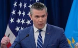 Hegseth dice que Irán no tiene "delfines kamikaze", pero no aclara si EEUU dispone de ellos