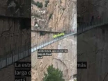 De esta forma tan original se pone a prueba la nueva pasarela colgante del Caminito del Rey