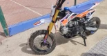 Un niño de 10 años conducía una minimoto de 125 por la acera de Cruz de Humilladero en Málaga