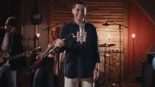 Moreno Bonilla da el cante con un videoclip en la campaña andaluza y las redes no dan crédito: "Tu gestión no se tapa con una canción"