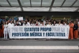Los médicos reanudan la huelga para exigir un Estatuto Marco propio y mejoras laboralmente