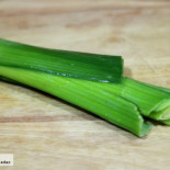No tires la parte verde del verde del puerro, te damos tres ideas para aprovecharlo