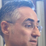 Un eurodiputado del PDeCAT se inventa un consejo de administración para atacar a Colau por las colas en El Prat