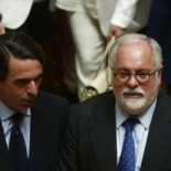 Cañete vaticina ante Aznar un panorama "muy complicado" para las eléctricas europeas
