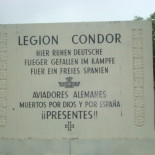 Alemania retira en Madrid una placa nazi defendida por el PP de Gallardón