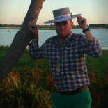 El hipster del PP con el que Rajoy posa en twitter es un capillita malagueño