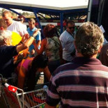 El SAT expropia material escolar para niños sin recursos