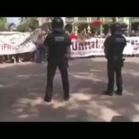 "¡Españoles no, refugiados sí!"