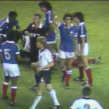 Francia - Alemania del mundial 82: "Atentado" de Schumacher a Battiston [FR]